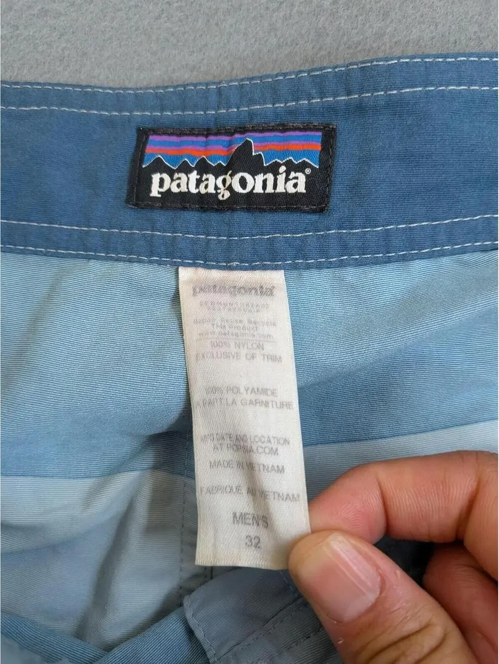 Patagonia Swim Shorts Mens 32 Blue Stripe Board Shorts Drawstring Zip Pocket